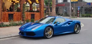 Ferrari 488 Spider được trang bị động cơ V8